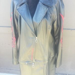 Women’s Coat .. unzips and becomes a jacket … unzips again and becomes a vest